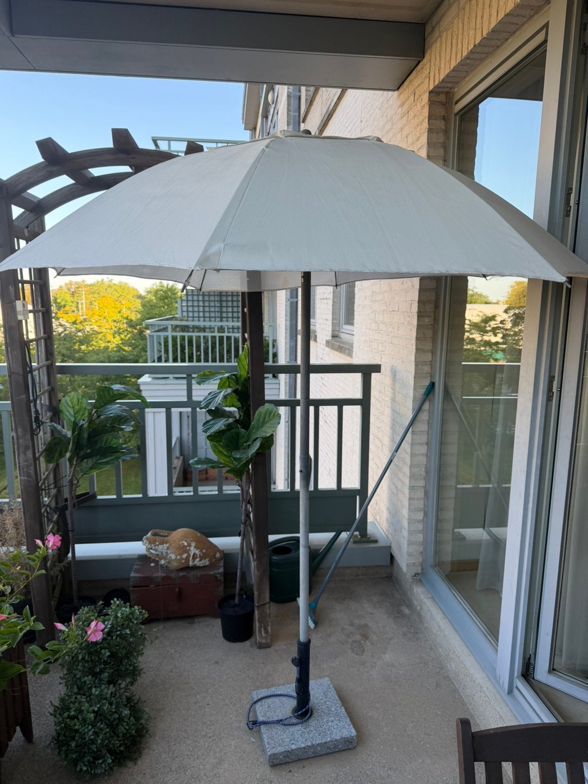 Tuin parasol met zware voet, Ophalen, Gebruikt, Kantelbaar, 1 tot 2 meter