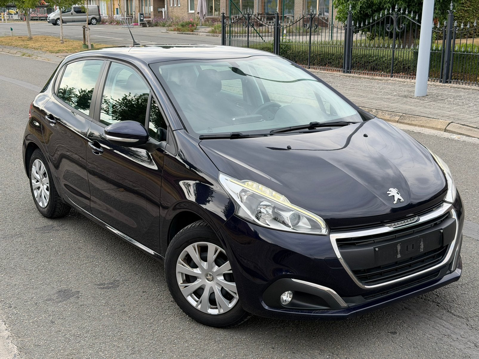 Peugeot 208 1.2 benzine met keuring vvk, Bedrijf, Airconditioning, Onderhoudsboekje, Te koop