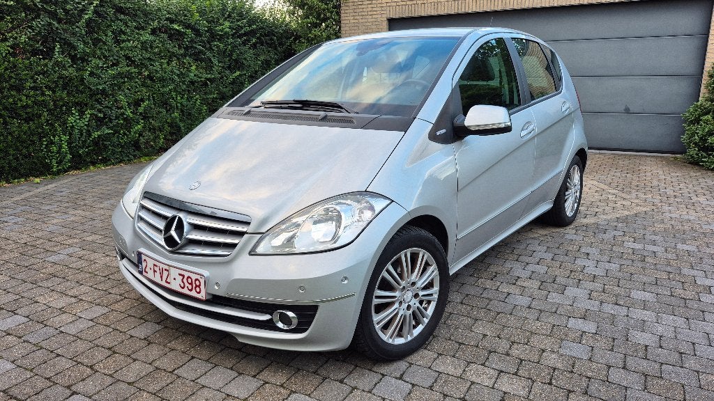 Mercedes A-klasse A160 benzine, Autos, Achat, Boîte manuelle, Noir, 5 portes