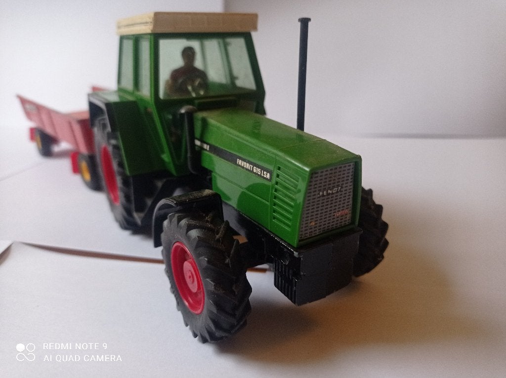 Tracteur FENDT, Charrette et 3 figurines BRITAINS en 1:32, Enlèvement, Utilisé, Tracteur et Agriculture, Britains