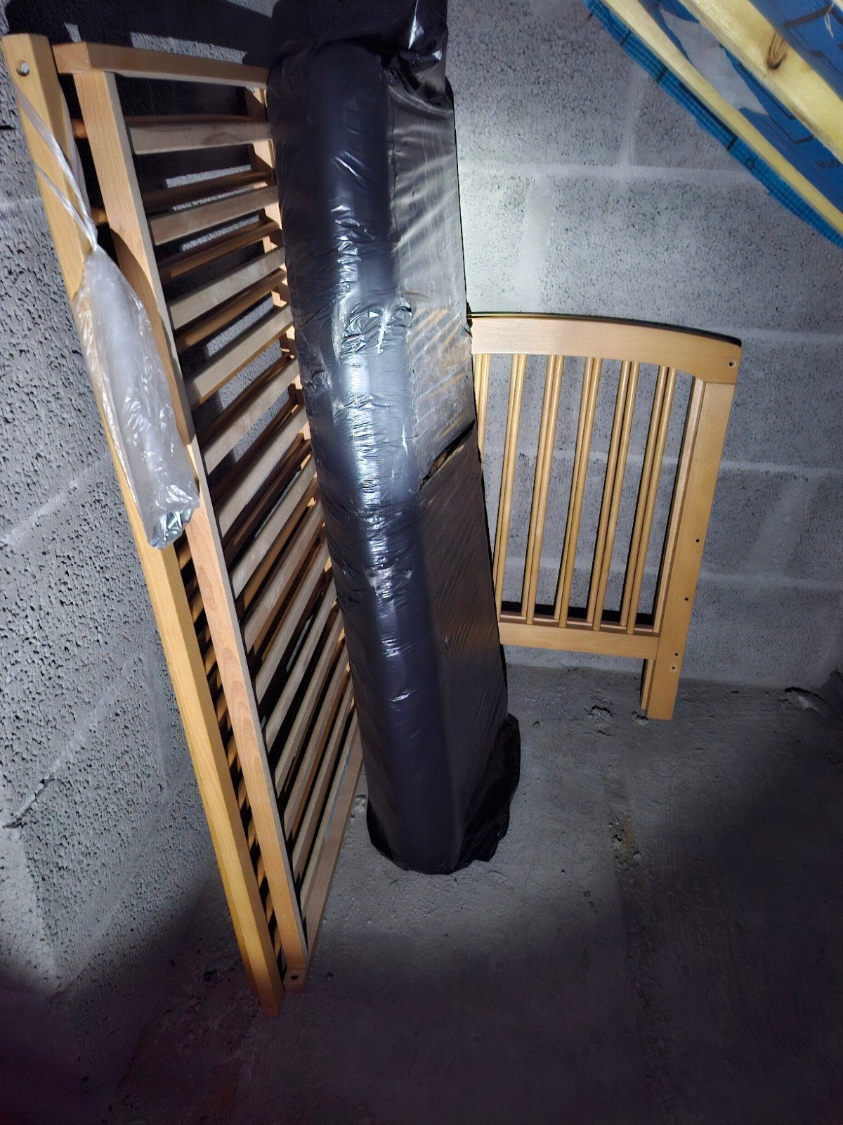 lit à barreaux pour petit enfants, Enlèvement