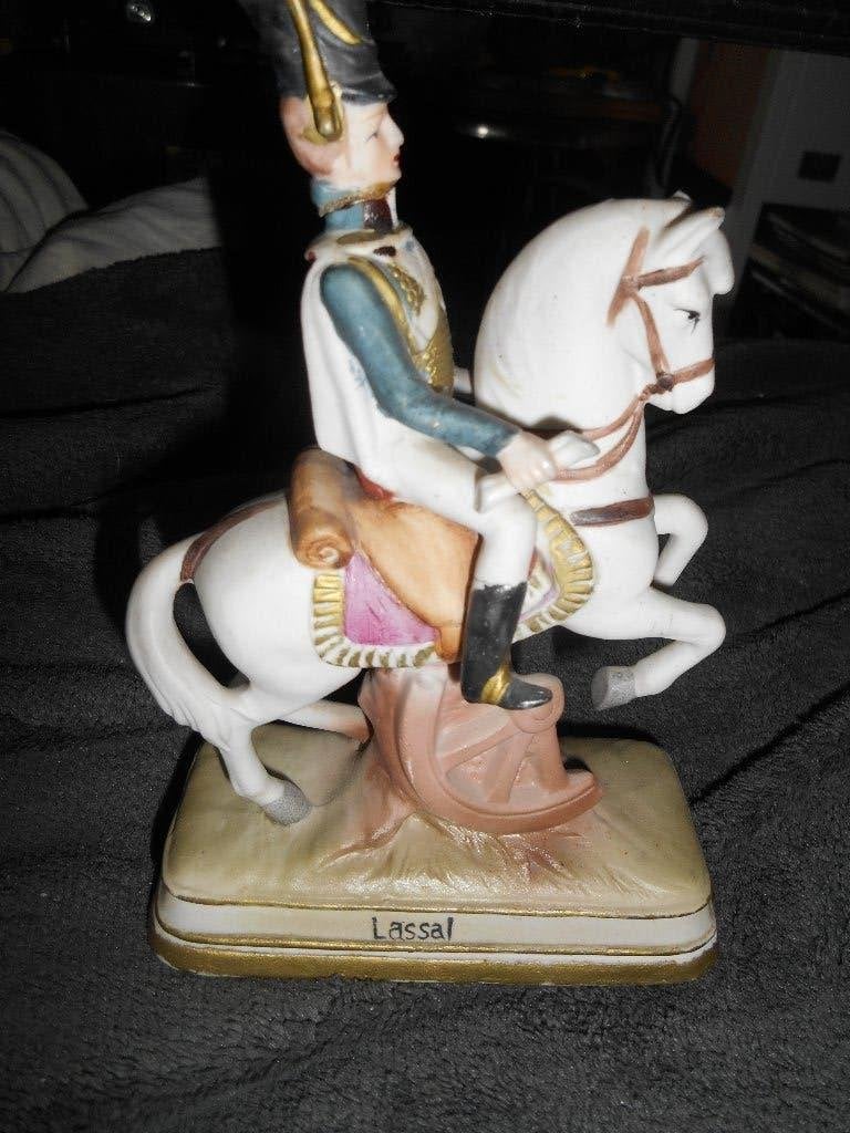 Général LASSAL +-17cm en biscuit, Antiquités & Art, Enlèvement ou Envoi