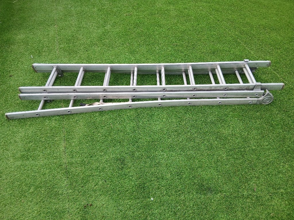 Echelle aluminium, Bricolage & Construction, Pliable ou rétractable/escamotable, Échelle, Enlèvement, Utilisé
