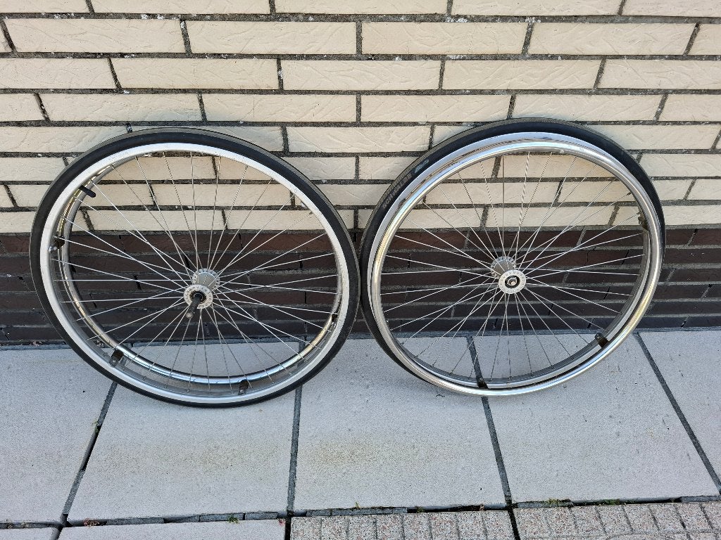 wielen voor rolstoel, Ophalen