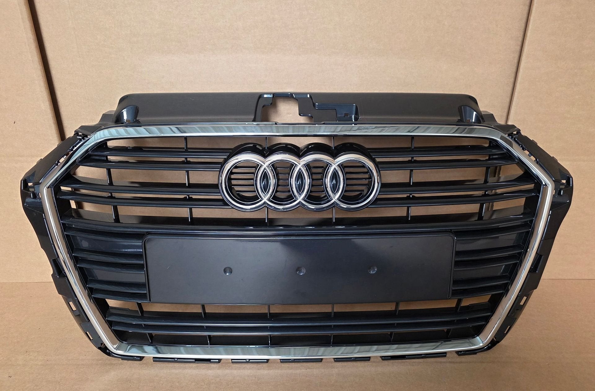 Grill AUDI A3 8V GRILLE FACELIFT bj.2017-2021 8V0 Orgineel, Auto-onderdelen, Gebruikt, -, Ophalen of Verzenden, -