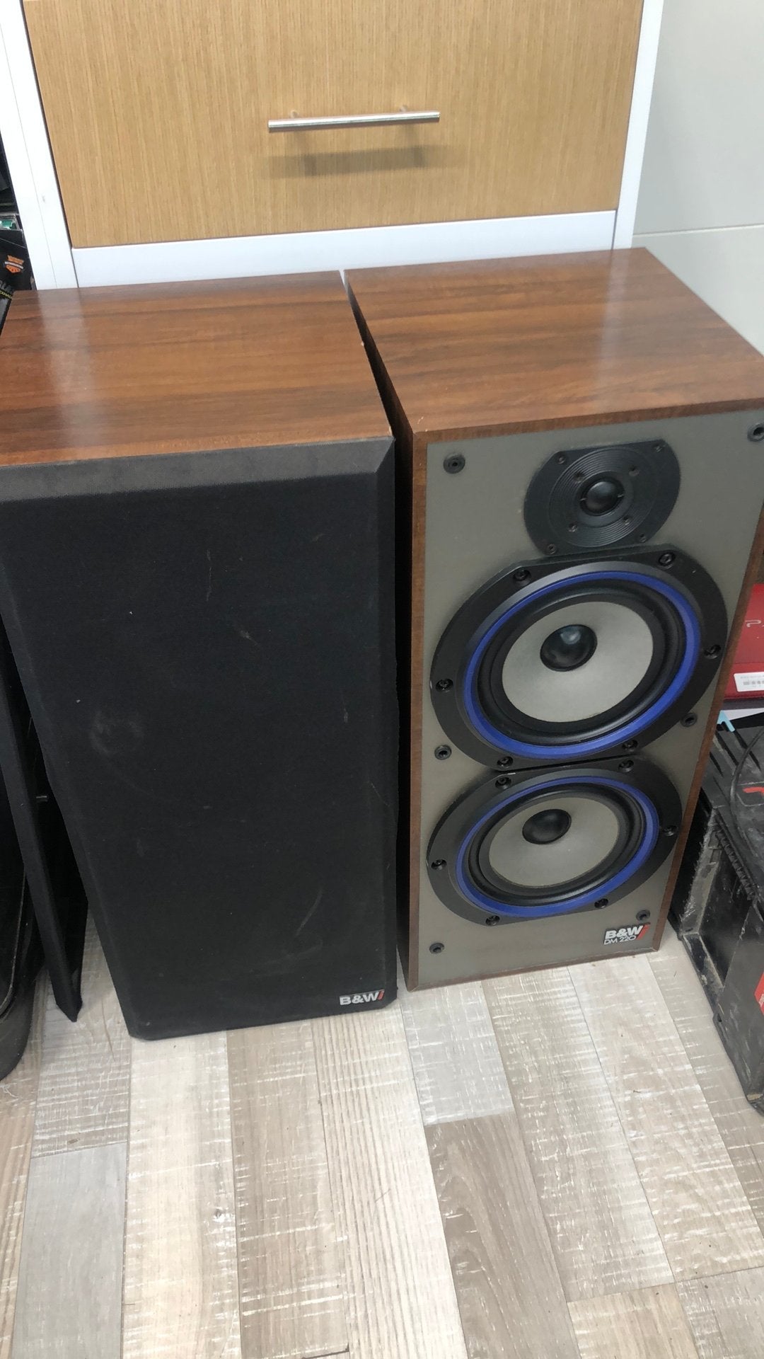 Enceintes B&W I (Bowers & Wilkins) DM220, TV, Hi-fi & Vidéo, Compatible son surround/home cinéma, 60 à 120 watts, Enlèvement, Utilisé