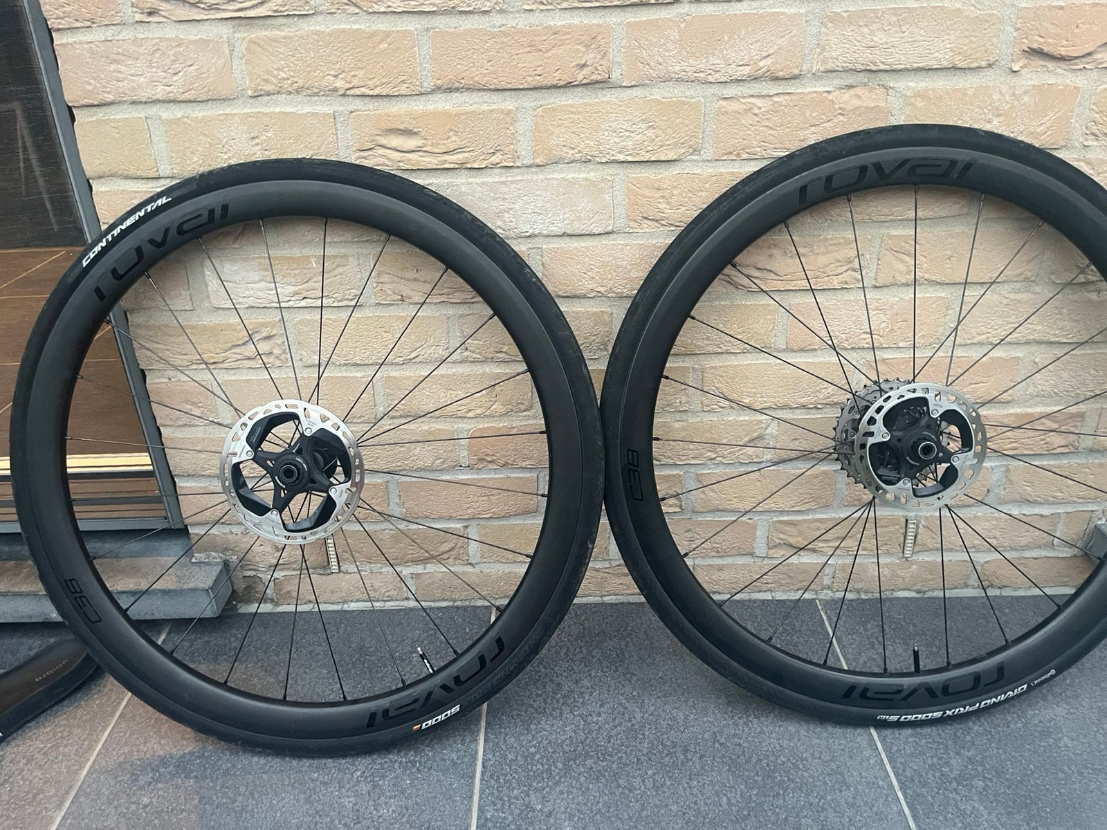 Roval c 38 carbonwielen, Ophalen, Zo goed als nieuw