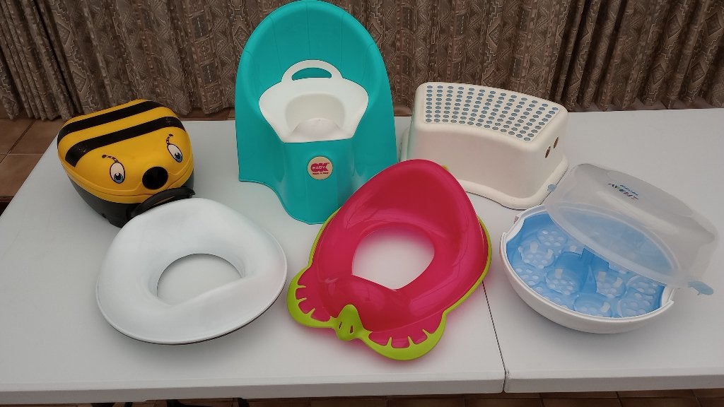 baby wc bril , wc potje, opstapje, flessenreiniger, Kinderen en Baby's, Ophalen, Zo goed als nieuw