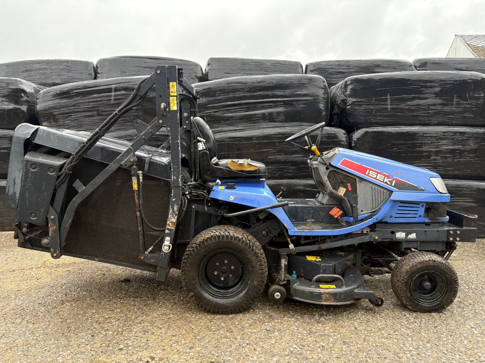 Tracteur tondeuse iseki, Ophalen