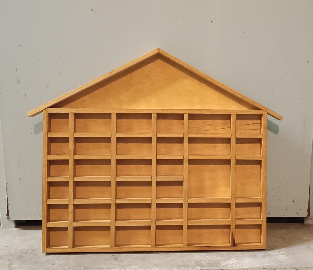 étagère à Fèves / santons 20€, Enlèvement