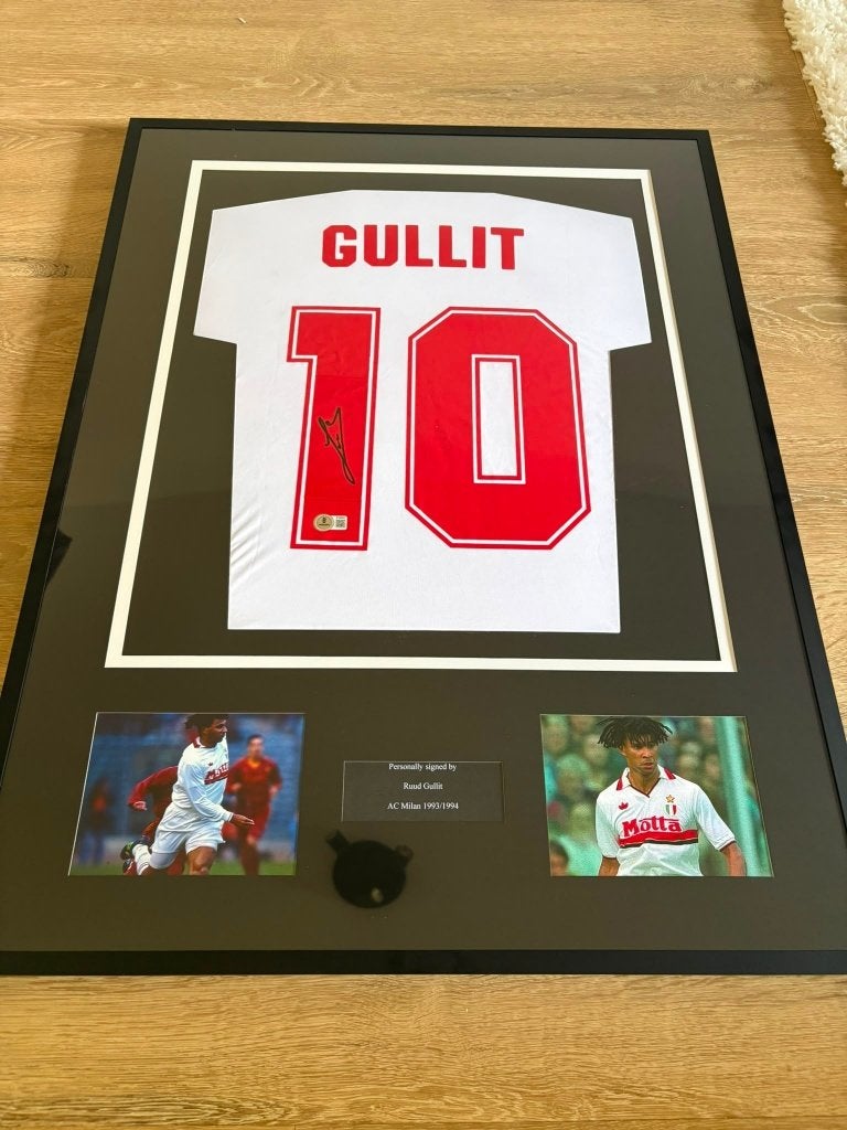 Ingelijst gesigneerd Ruud Gullit AC Milan shirt 1993/1994, Verzamelen, Sportartikelen en Voetbal, Ophalen of Verzenden, Zo goed als nieuw