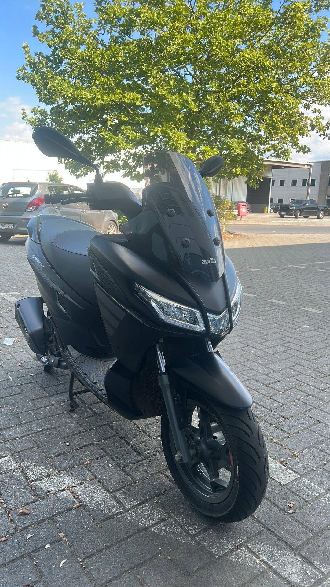 Aprilia sxr 50 b klasse, Fietsen en Brommers, Scooters | Aprilia, Ophalen, Zo goed als nieuw