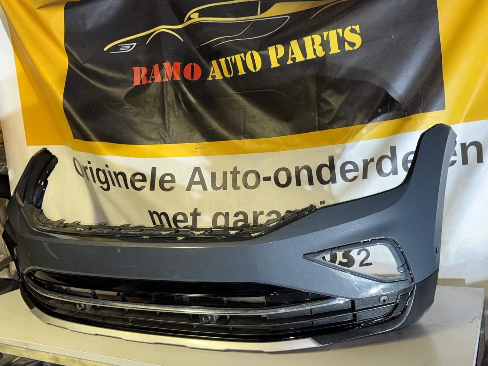 VOORBUMPER VOLKSWAGEN TIGUAN 5NA807221C, Auto-onderdelen, Gebruikt, -, -, Ophalen of Verzenden