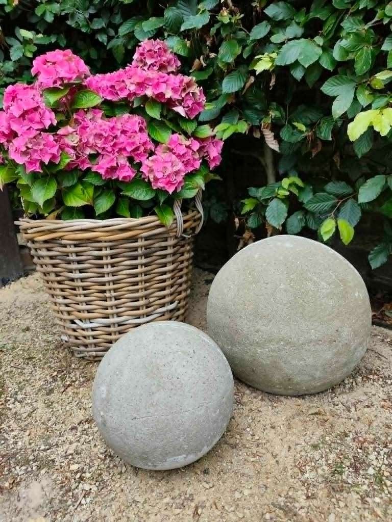 2 decoratieve betonnen bollen, tuinbol, Ophalen