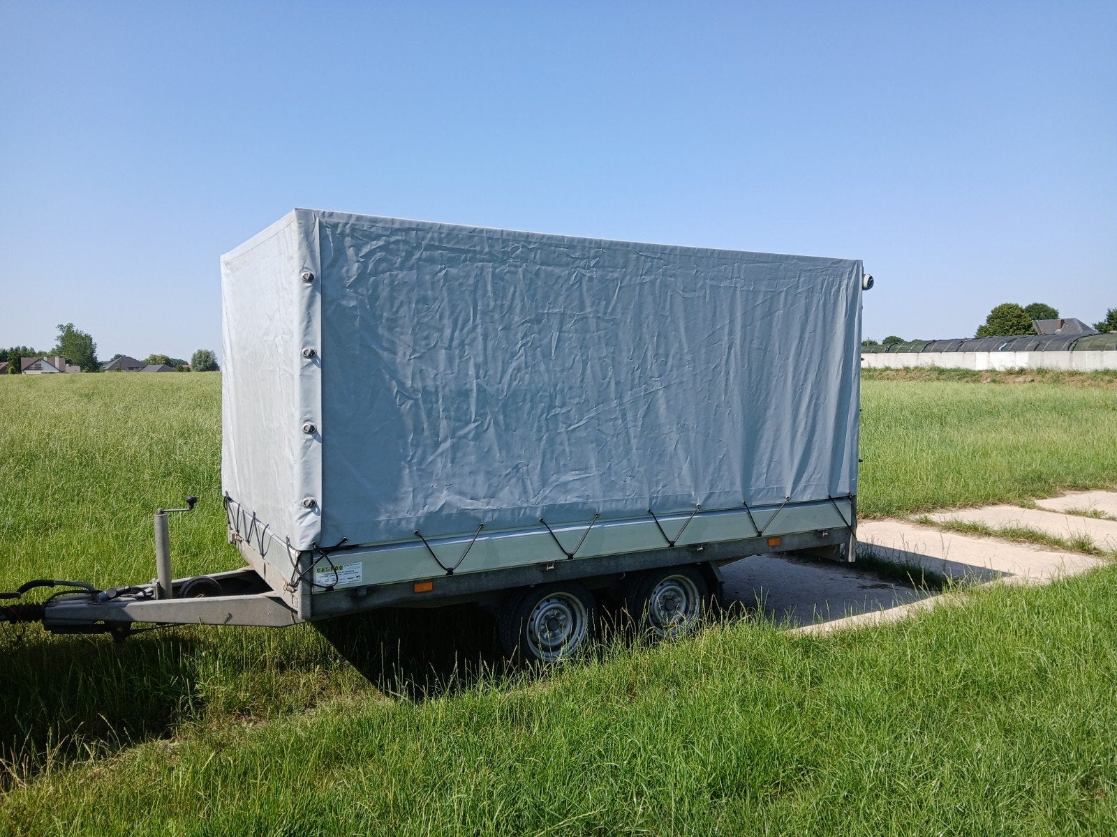 Aanhangwagen met huif, Enlèvement