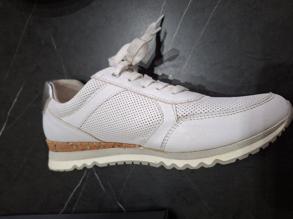 Marco Tozzi 40 witte schoenen, Schoenen met lage hakken, Wit, Ophalen of Verzenden, Zo goed als nieuw