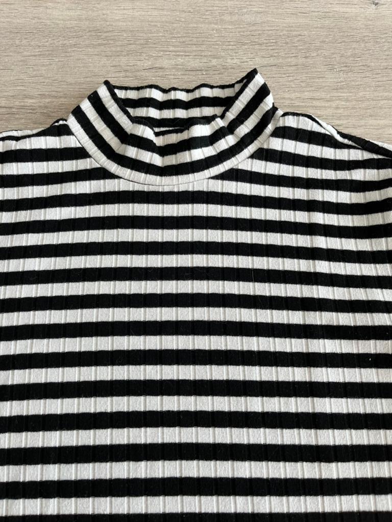 T’Shirt (YEZZ) maat smal 2,00€ zo goed als nieuw, Kleding | Dames, T-shirts, Ophalen, Zo goed als nieuw