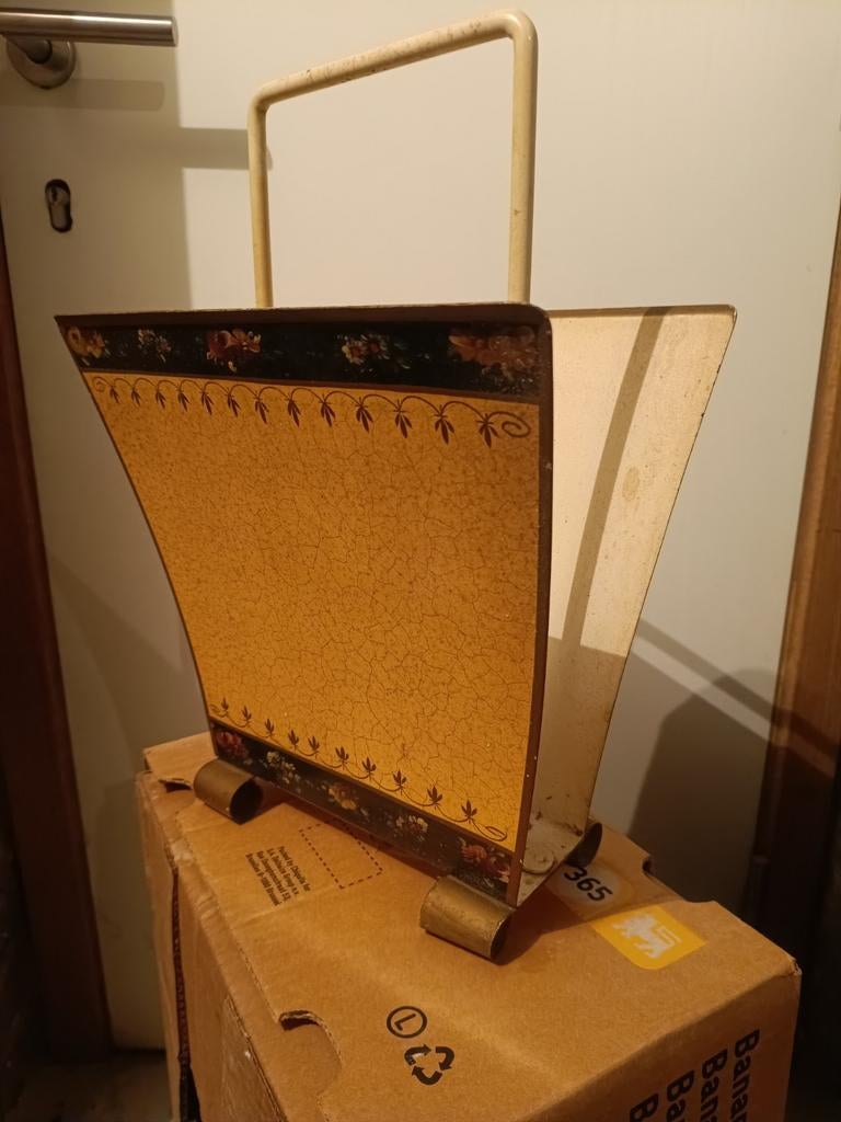 Porte journaux metalique vintage, Bricolage & Construction, Enlèvement ou Envoi