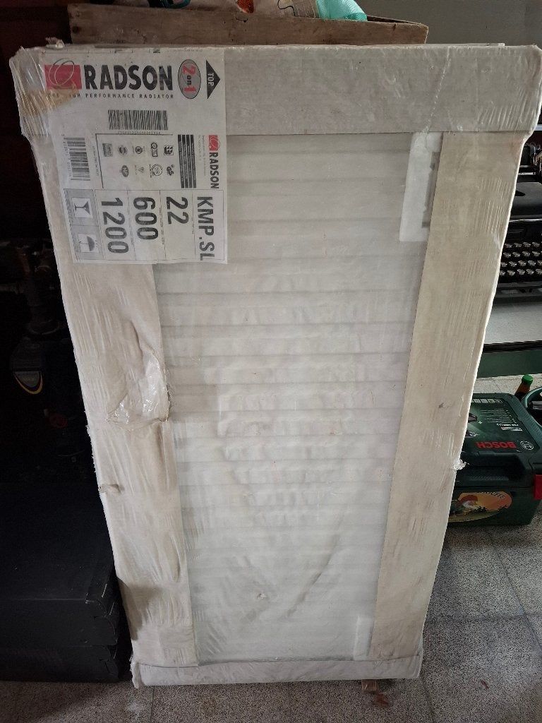 Radson radiator, Doe-het-zelf en Bouw, Ophalen, 30 tot 80 cm, Radiator, Zo goed als nieuw