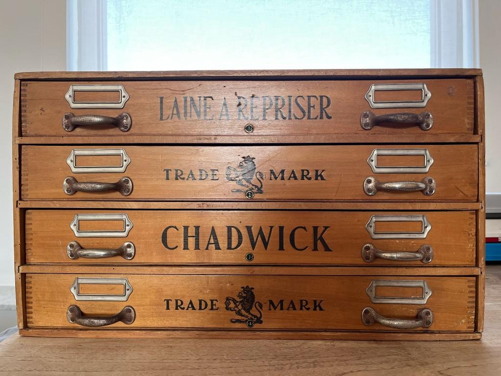 Fourniturenkast “Chadwick”, Ophalen
