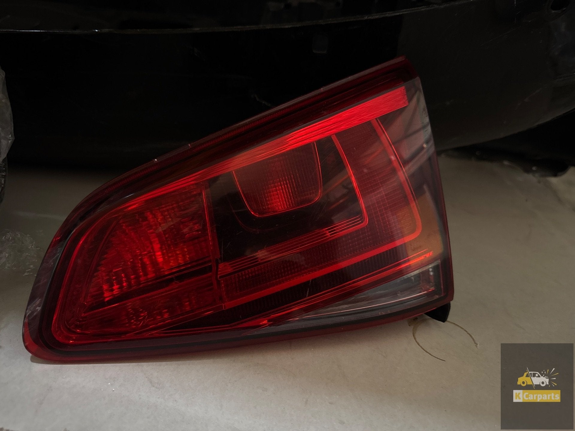 Achterlicht RECHTS BINNEN Volkswagen Golf 7 5G0945094AC, Info@fabrikant.eu, Fabrikant BV, Gebruikt, Fabrikantstraat 1
1000 AA  Amsterdam, NL