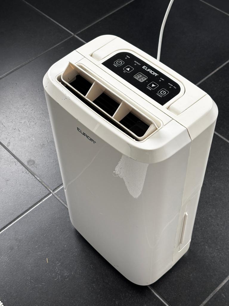 Luchtontvochtiger Eurom, Elektronische apparatuur, Luchtbehandelingsapparatuur, Ophalen, Zo goed als nieuw, Luchtontvochter