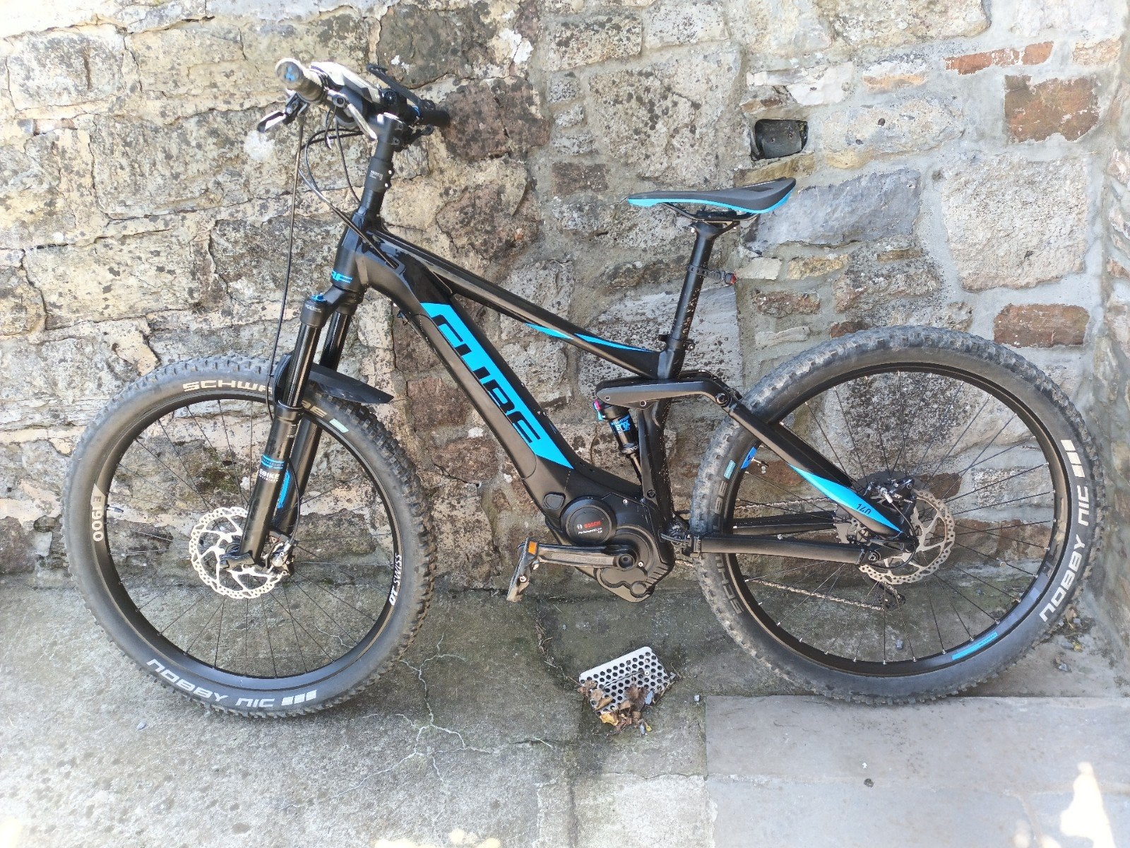 Vtt électrique cube dame taille S, Enlèvement