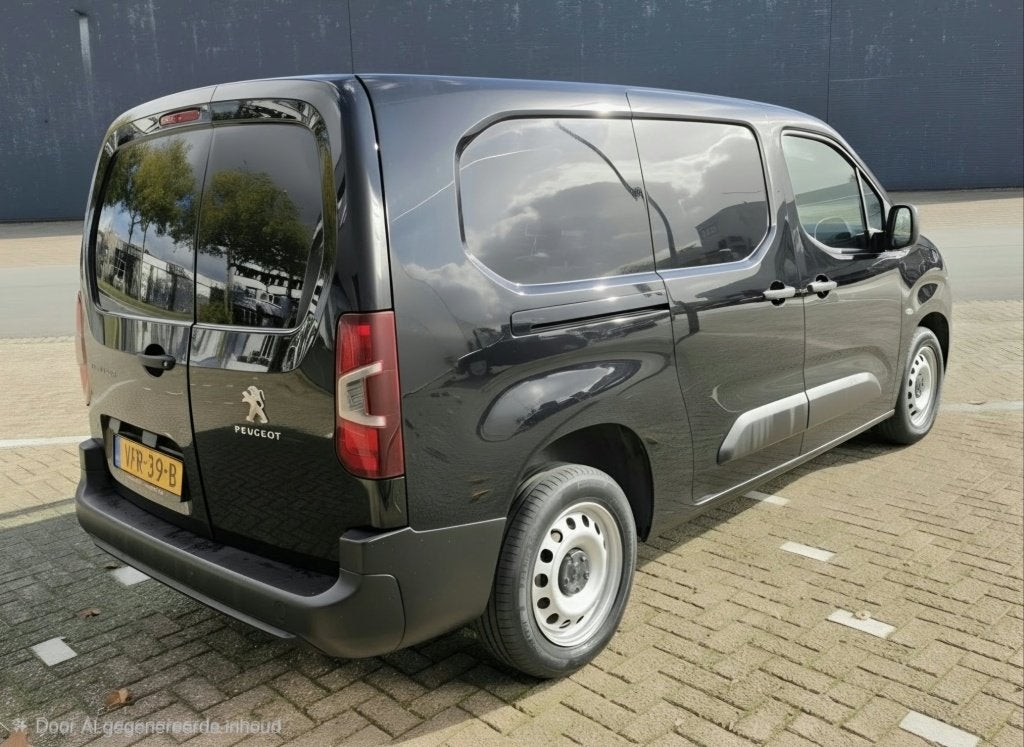 Peugeot Partner 1.2 P.T. Premium Long Nw Distr. Carplay/Ac, Auto's, Gebruikt, Euro 6, 1199 cc, 1331 kg