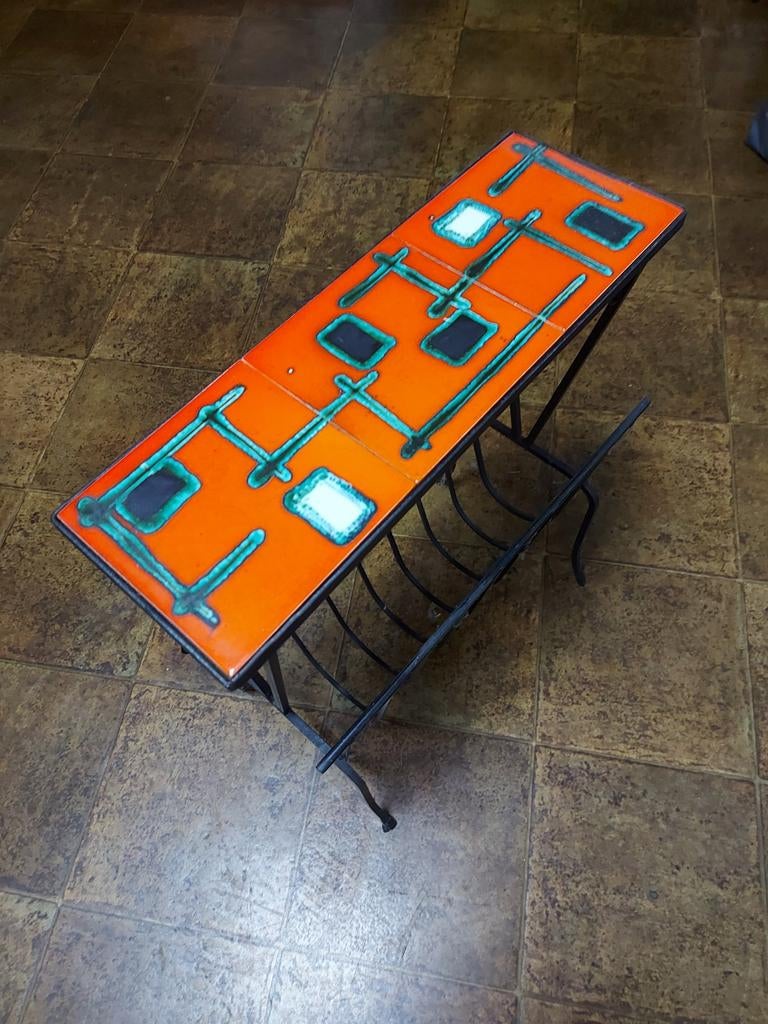 Vintage krantenrekje, Huis en Inrichting, Woonaccessoires | Krantenbakken en Lectuurbakken, Ophalen of Verzenden, Gebruikt