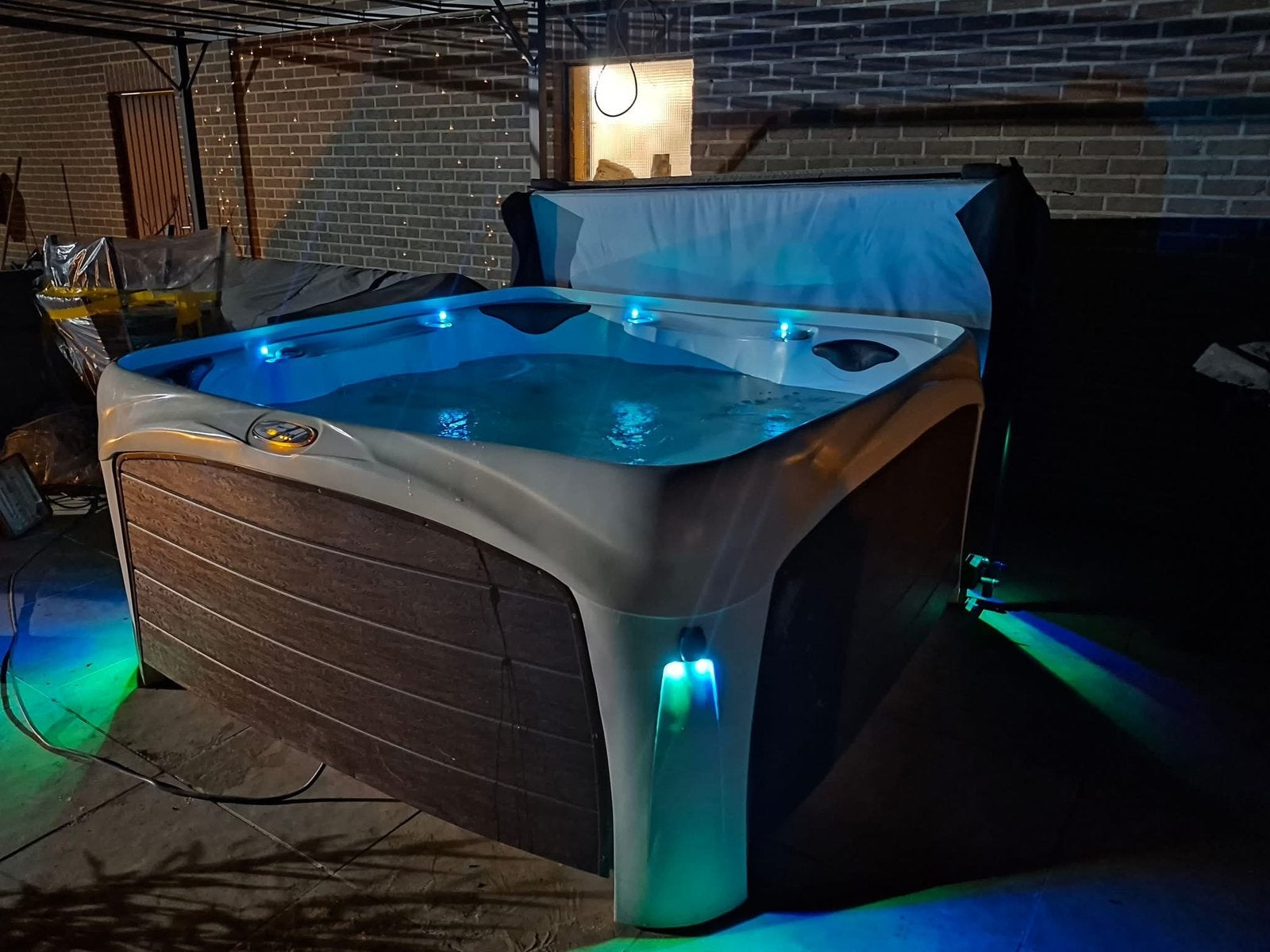 Jacuzzi dreammaker 6 personen, Tuin en Terras, Ophalen, Afdekzeil, Vast