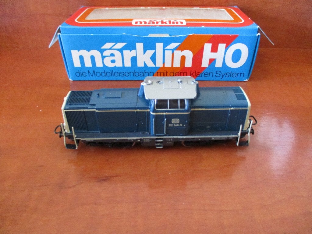 Märklin 3147 Loc BR 212 DB, Hobby en Vrije tijd, Wisselstroom, Locomotief, Ophalen of Verzenden, Zo goed als nieuw