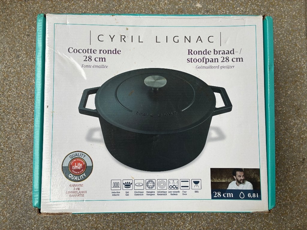 Cyril Lignac - ronde kookpot in gietijzer, Huis en Inrichting, Keuken | Potten en Pannen, Gietijzer, Geschikt voor inductie, Nieuw