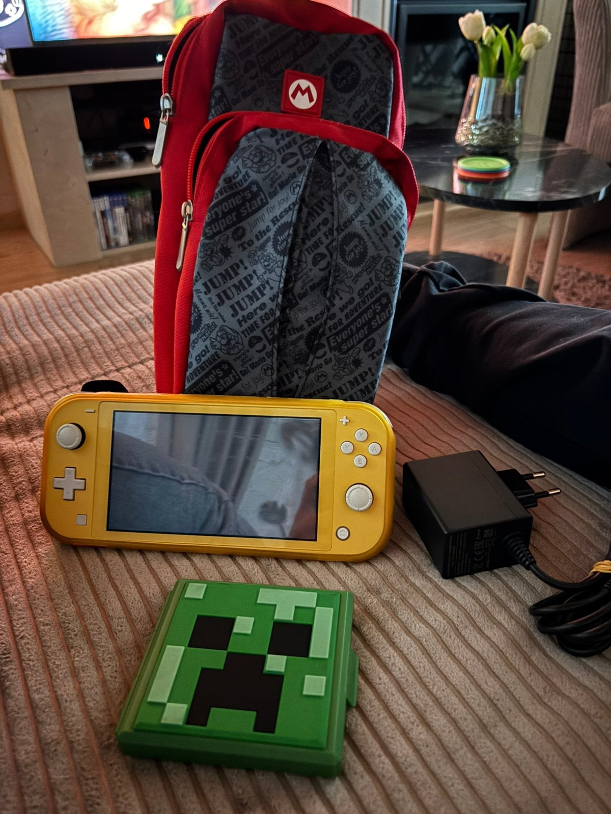 Nintendo switch lite met 10 games en tas, Ophalen, Geel, Gebruikt