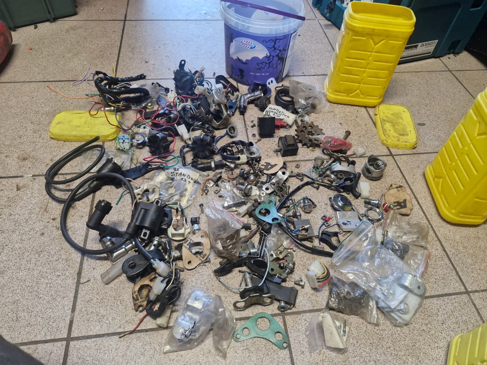 lot de pièces m4t, Enlèvement ou Envoi