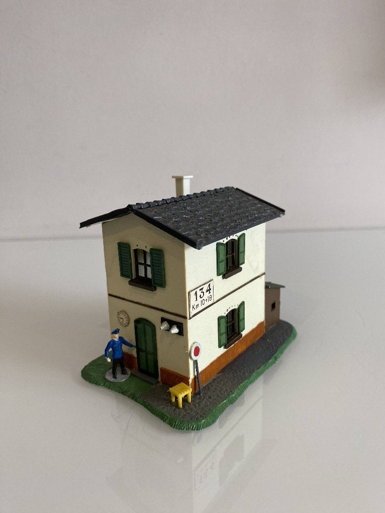 HO Pola 519 baanwachtershuisje (412*2), Hobby en Vrije tijd, Modeltreinen | H0, Overige merken, Gebruikt, Gelijkstroom of Wisselstroom