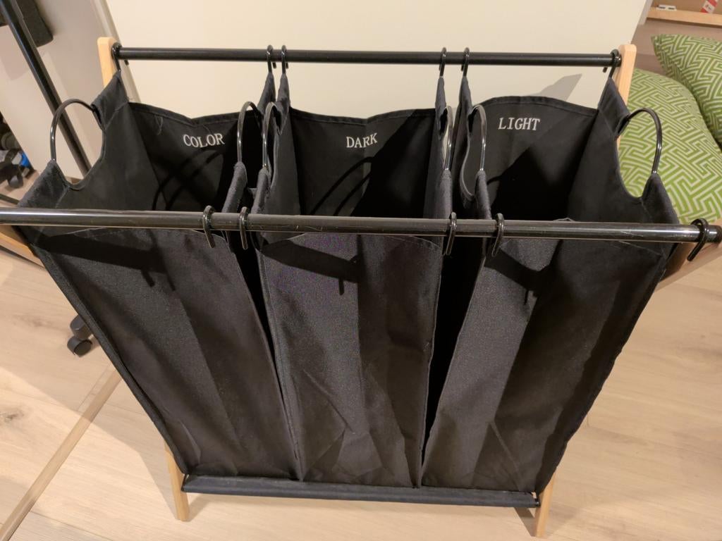 Panier à linge à trois compartiments, Enlèvement, Comme neuf, Autres types, Moins de 100 cm