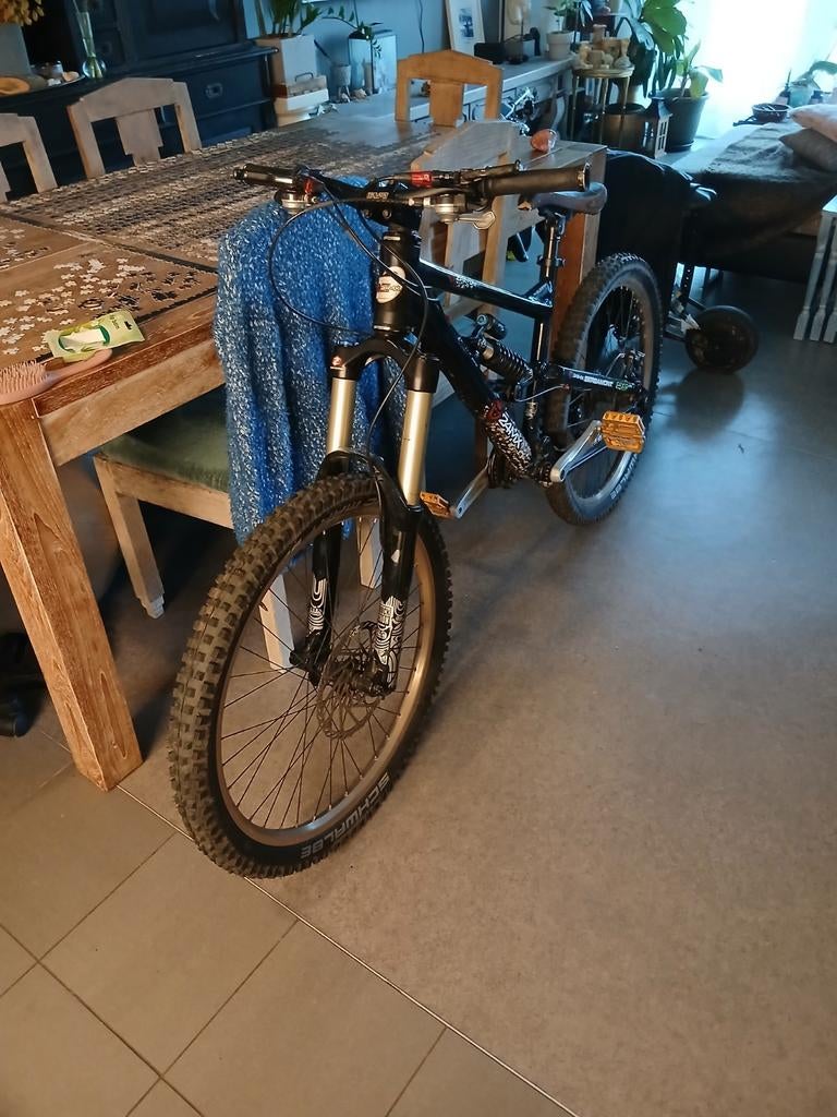 Downhill mtb full suspension goed staat, Enlèvement