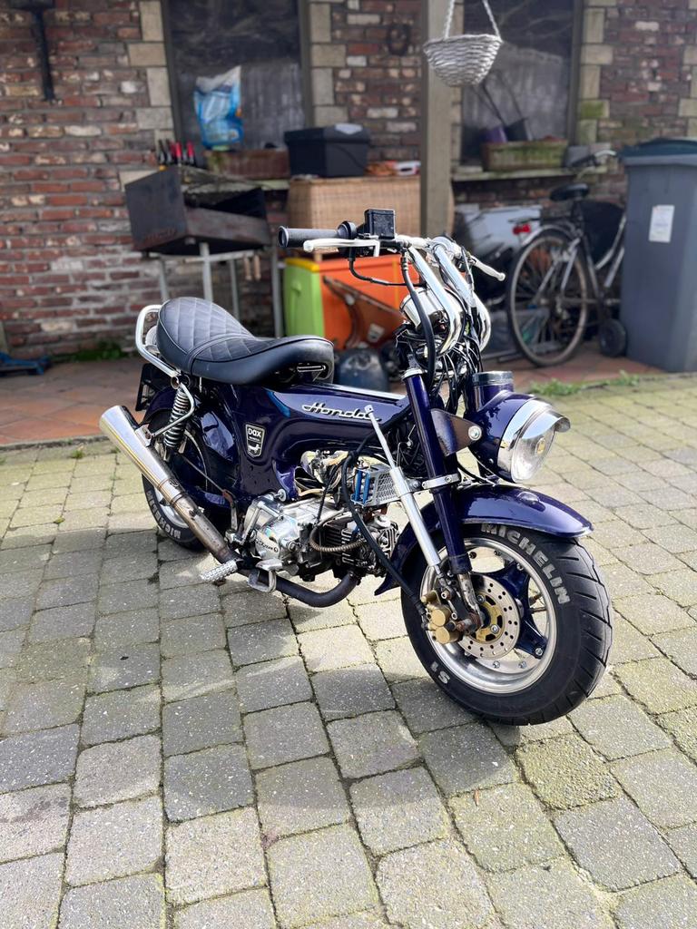 Dax brommer, Overige typen, Zo goed als nieuw, Trommelrem, 49 cc