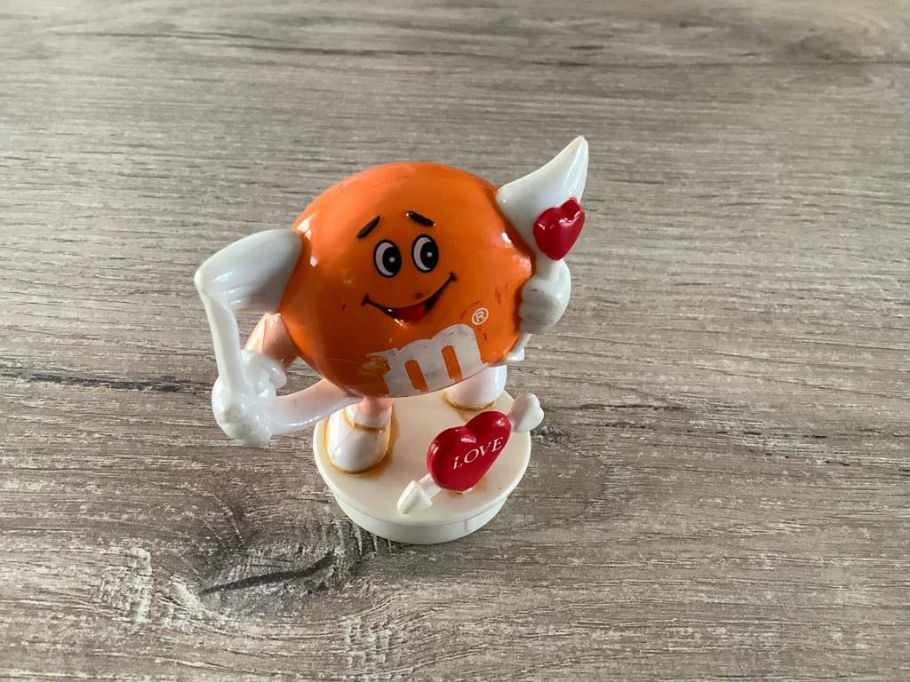 Personnage de Saint-Valentin en plastique M&M (1992) (6 cm), Enlèvement ou Envoi, Comme neuf