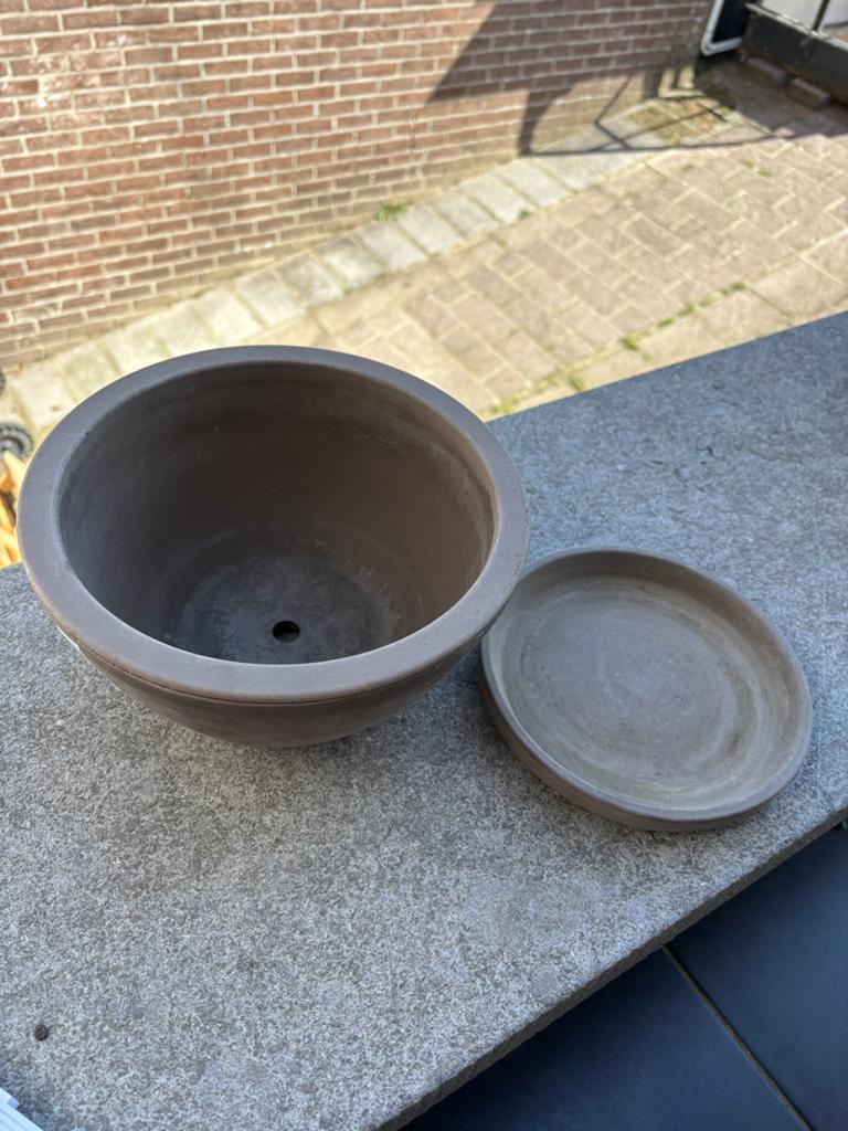 Terracotta bloempot met schaaltje, Tuin en Terras, Ophalen, Zo goed als nieuw