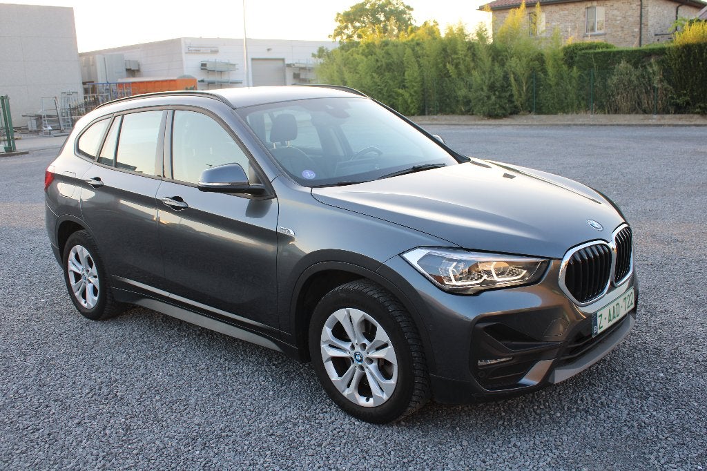 BMW X1 PHEV 1.5iA xDrive25e LEDER HEAD-UP DISPLAY CAMERA CR, Auto's, BMW, Lane Keeping Assist, Leder, Bedrijf, Hybride Elektrisch/Benzine