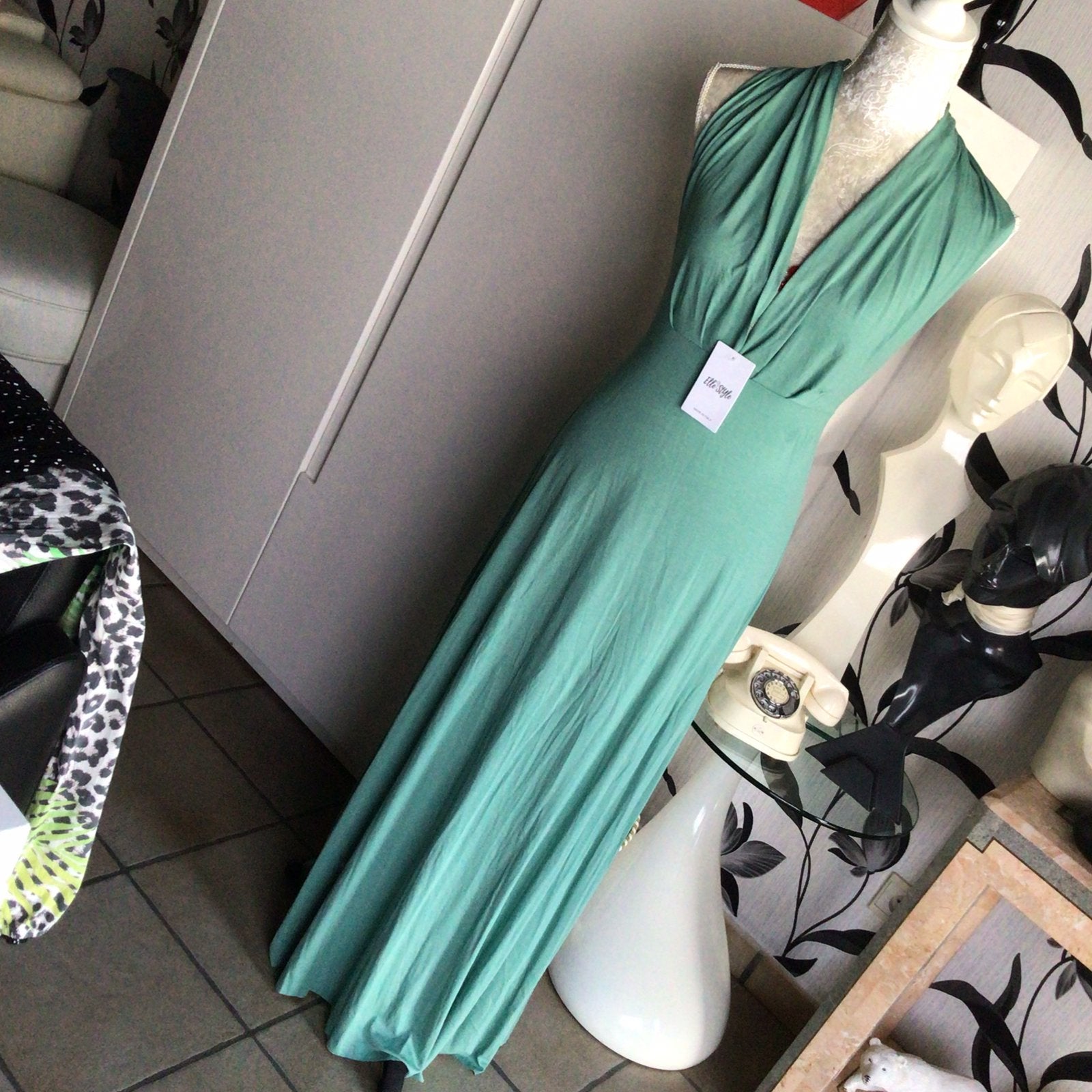 Plusieur robe certaine nouvelle etiquette taille photos, Enlèvement ou Envoi, Comme neuf