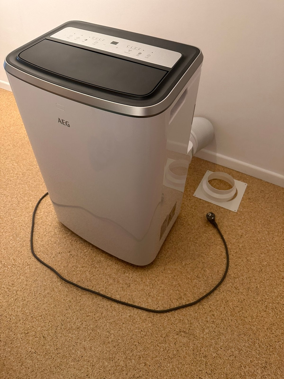 Mobiele airco AEG axp26u338cw, Elektronische apparatuur, Airco's, Ophalen, Zo goed als nieuw, Mobiele airco