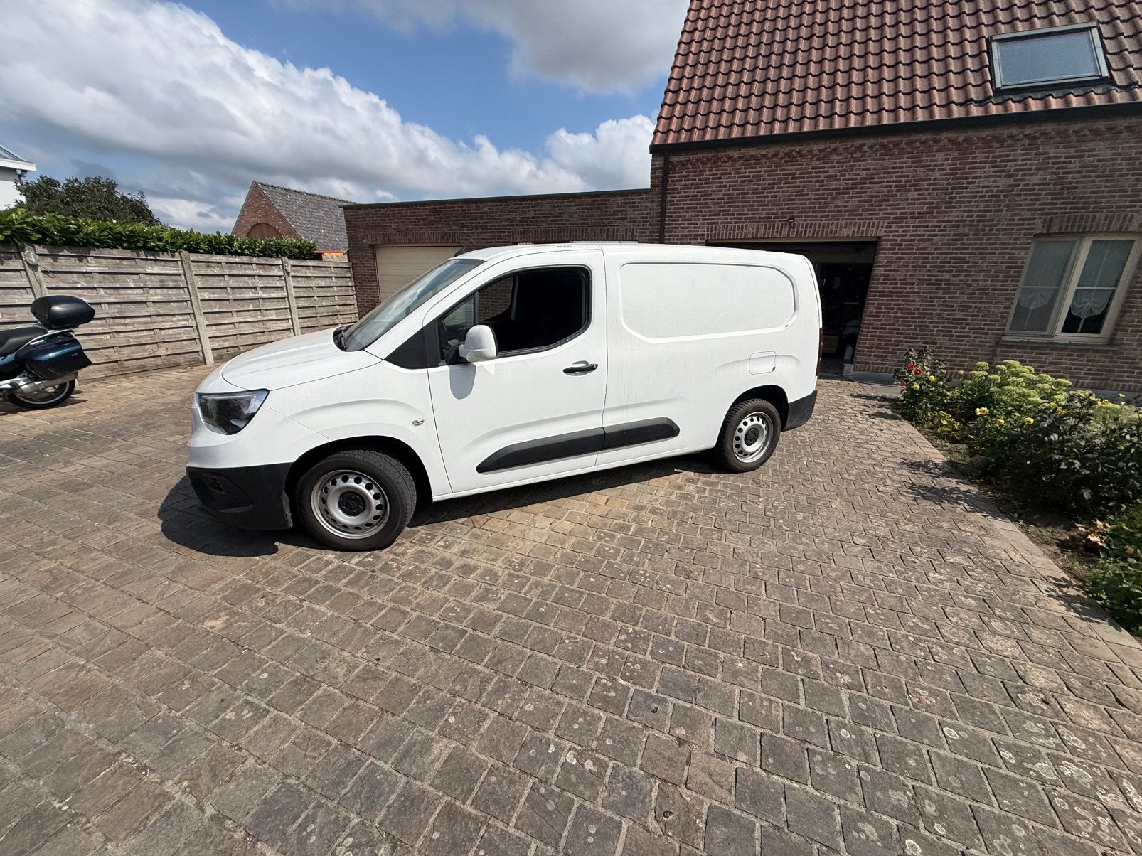 Opel combo verlengde versie 1.5d 2020, Euro 6, Particulier, Apple Carplay, Te koop