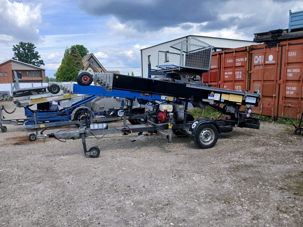 Böcker Junior Ladderlift 21 Meter – ZGAN – € 9.500 excl. btw, Doe-het-zelf en Bouw, Ophalen, Zo goed als nieuw, Bouwlift