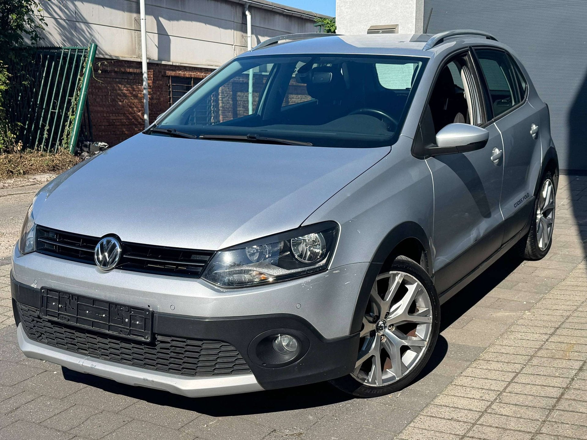 Volkswagen Polo CROSS 1.4 TDI EURO 6B 2015 89000 KM, Autos, Argent ou Gris, Achat, 90 ch, Euro 6