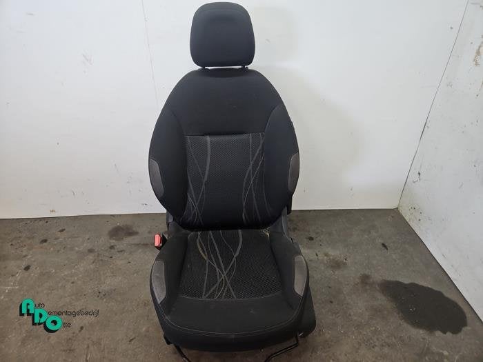 Siège gauche d'un Peugeot 208 (208 12-), -, 3 mois de garantie, Utilisé, -