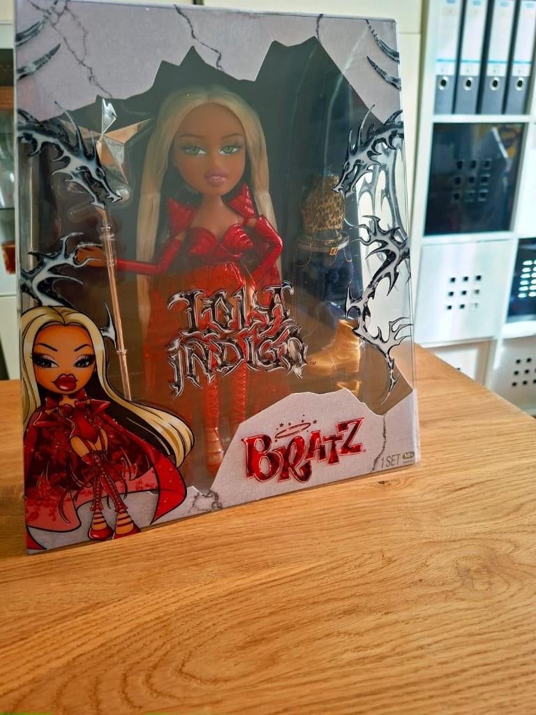 Bratz x Lola Indigo pop Special Edition, Verzamelen, Poppetjes en Figuurtjes, Verzenden, Nieuw