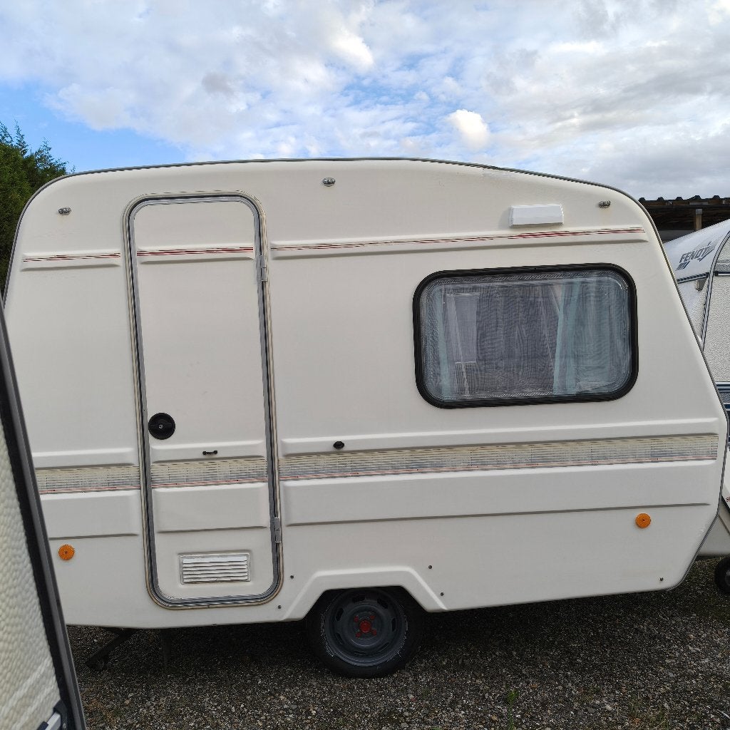 Predom Nomad 126N vrij van keuring (500-750 kg), 2 aparte bedden, Koelkast, Treinzit, Tot en met 3