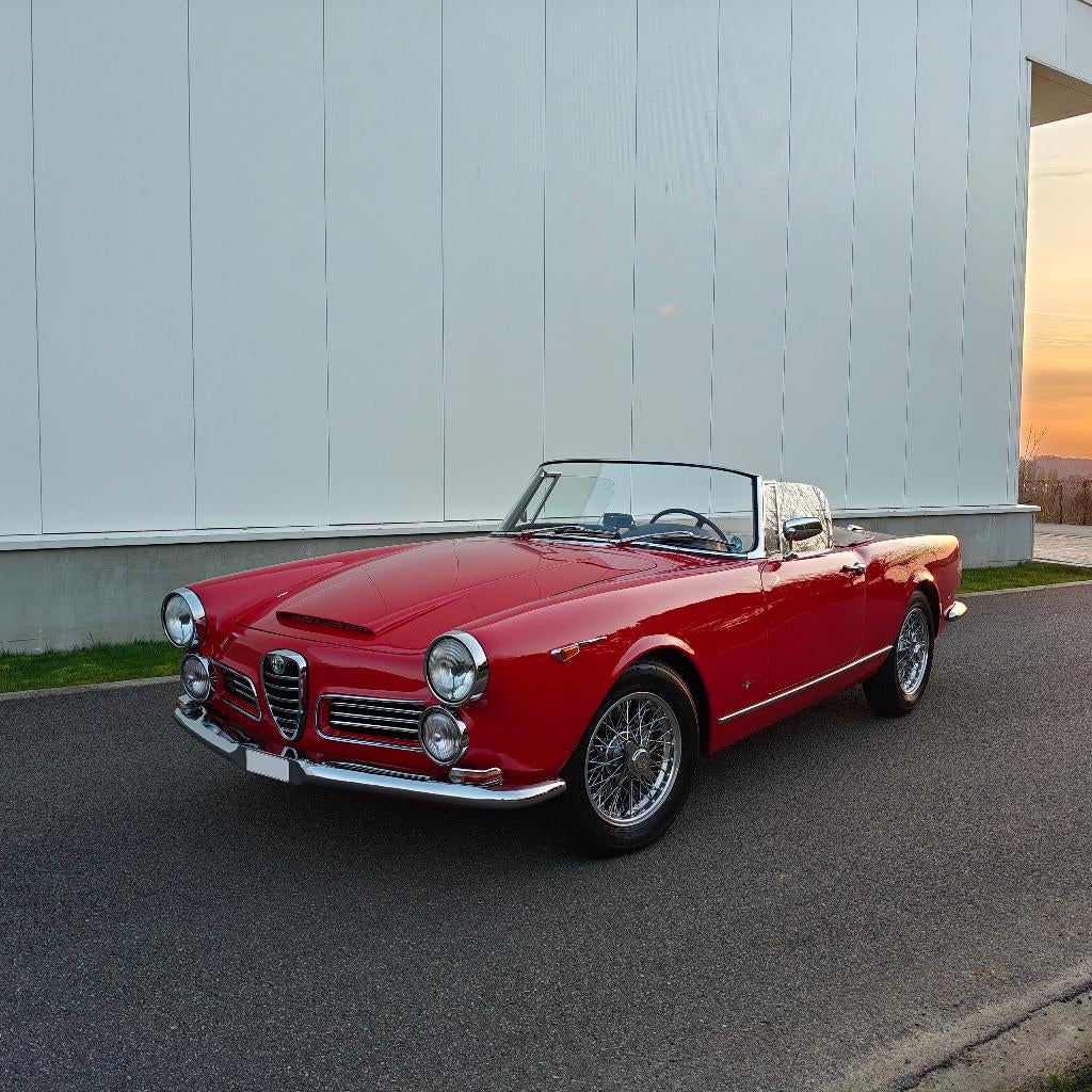 Alfa Romeo 2600 Touring Spider, Auto's, Achterwielaandrijving, Beige, Cabriolet, Spider
